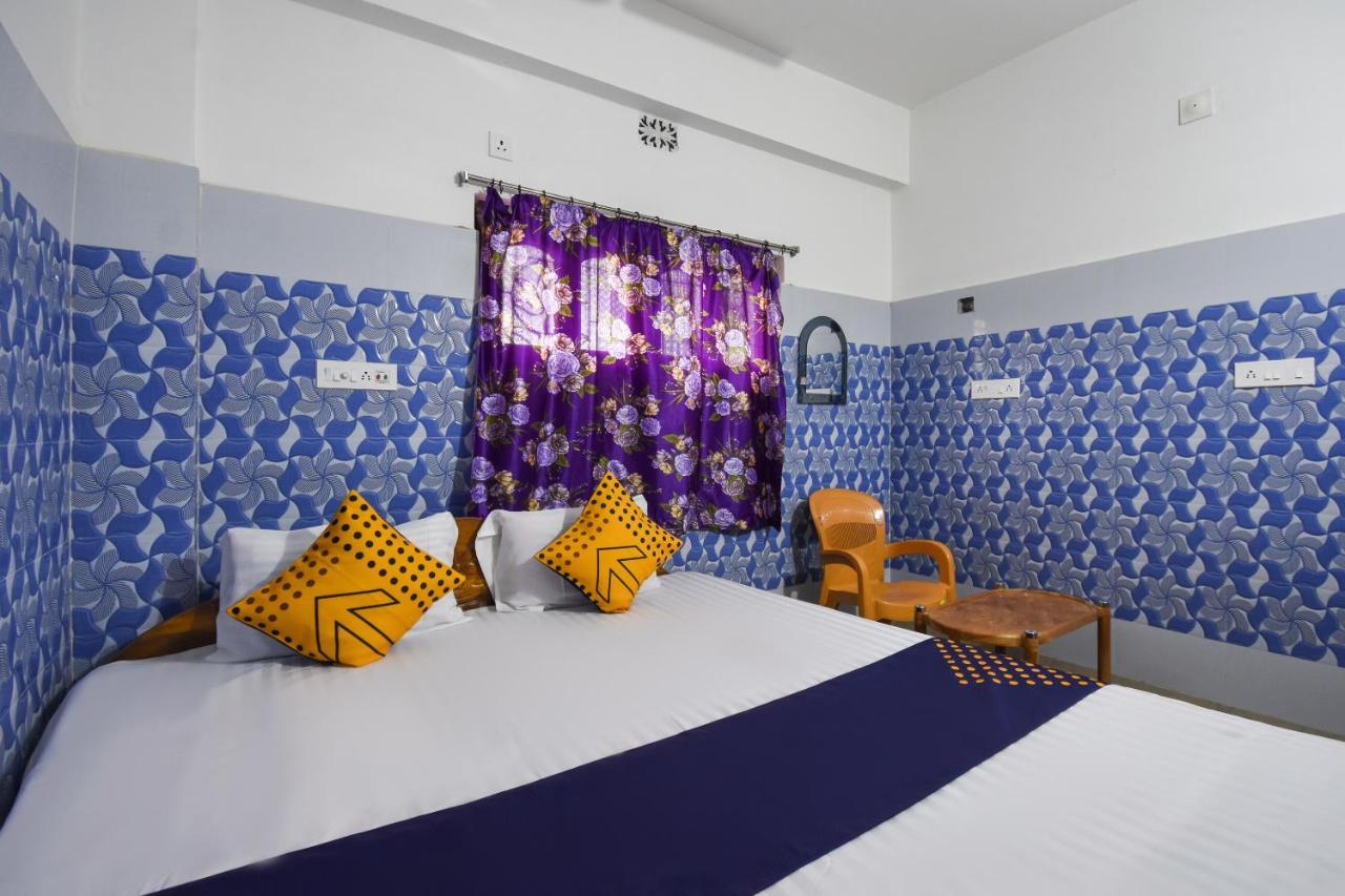 Oyo 73902 Vyttila Residency Hotel Kochi Eksteriør billede