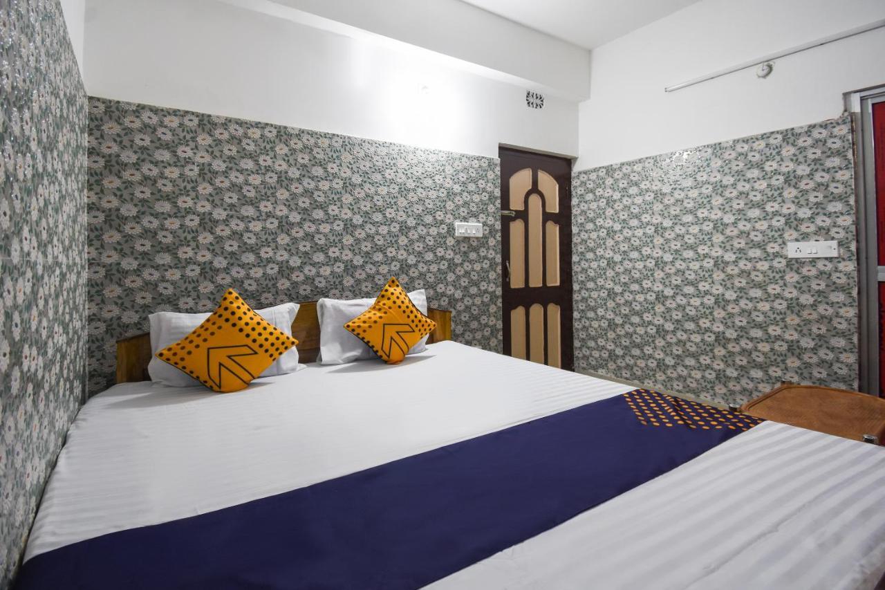Oyo 73902 Vyttila Residency Hotel Kochi Eksteriør billede
